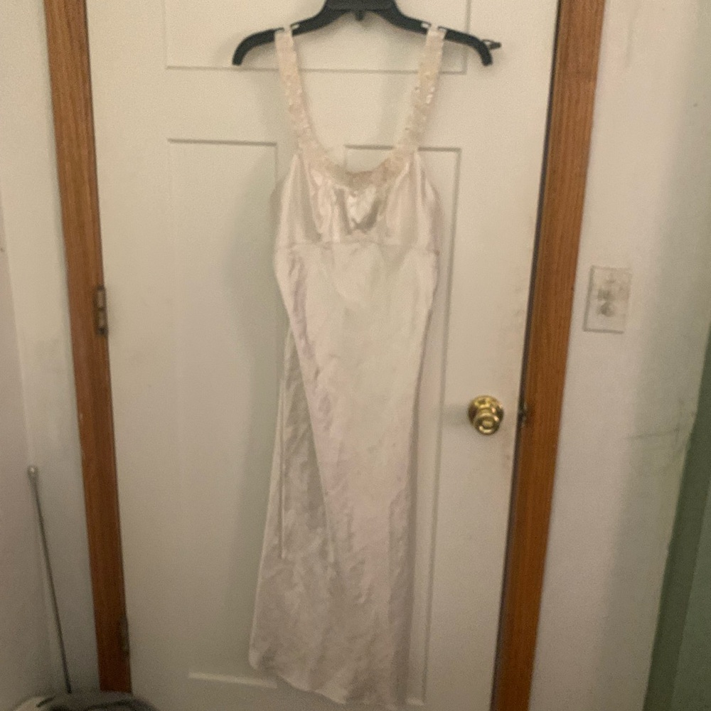 Vintage  white  Lace Trim Nightgown